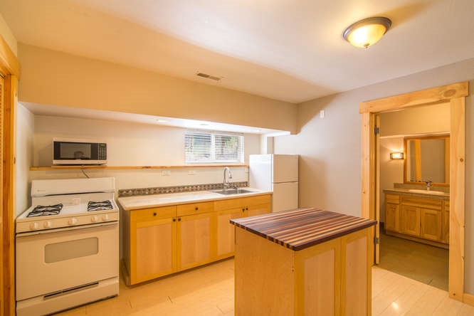 10581 Heather Road Truckee, CA 96161 - Photo 12 of 14 Gallery Image 12