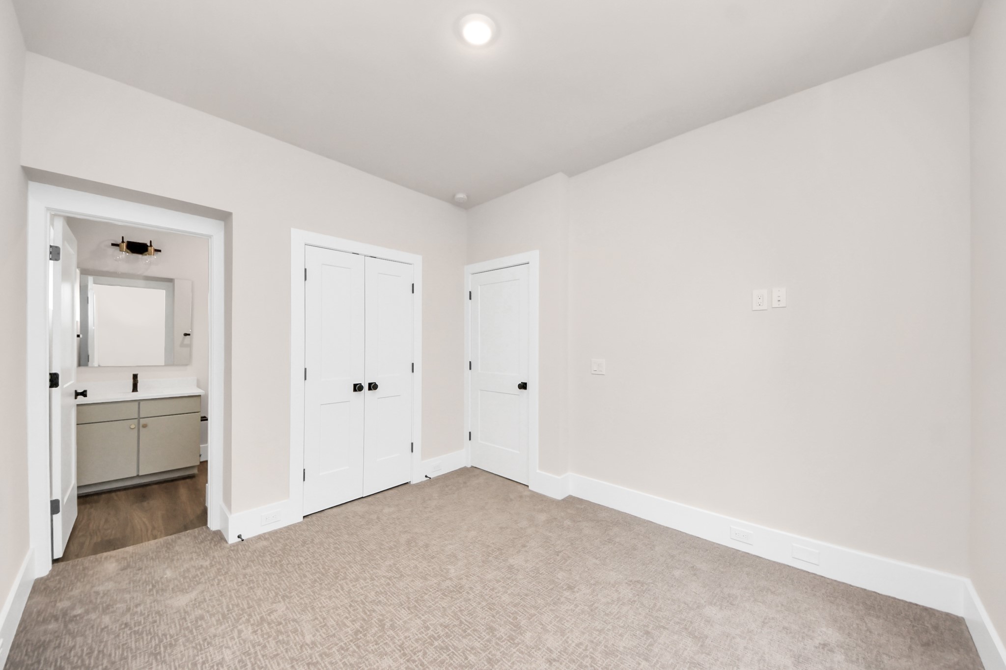 783 Mansfield Street Houston, TX 77091 - Photo 25 of 40 a view of an empty room