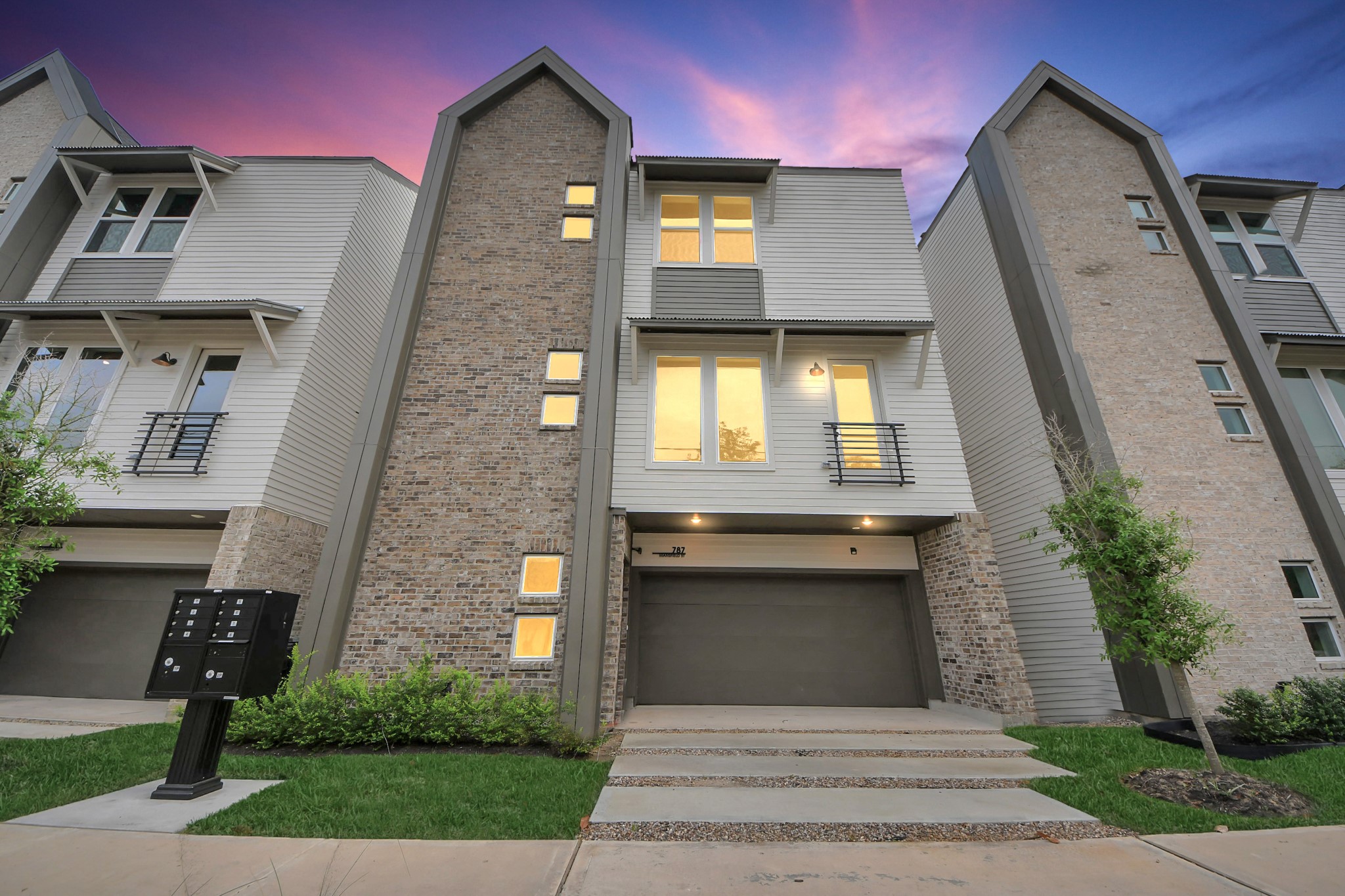 783 Mansfield Street Houston, TX 77091 - Photo 3 of 40 a front view of a house