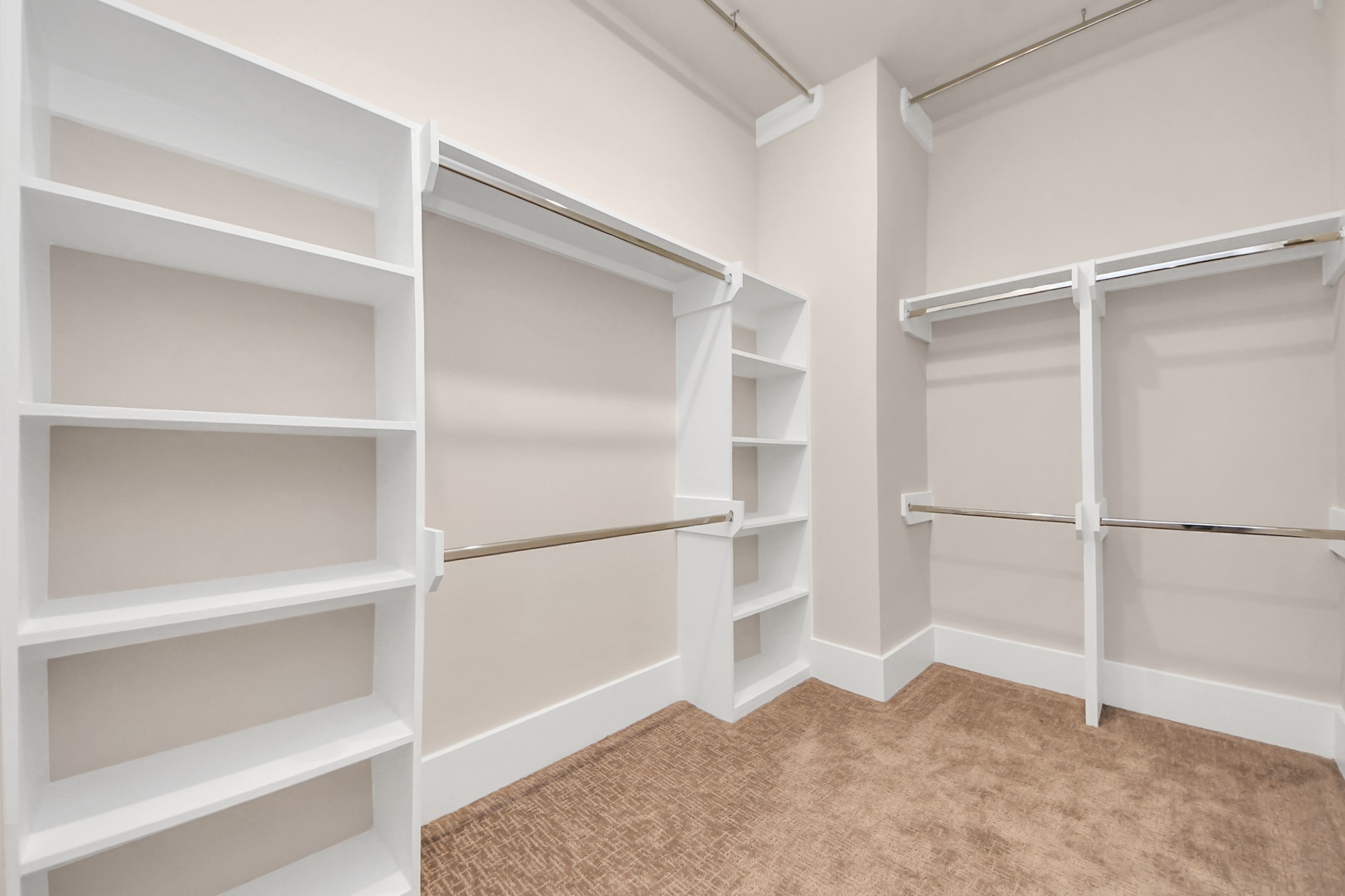 783 Mansfield Street Houston, TX 77091 - Photo 33 of 40 a view of an empty walk in closet