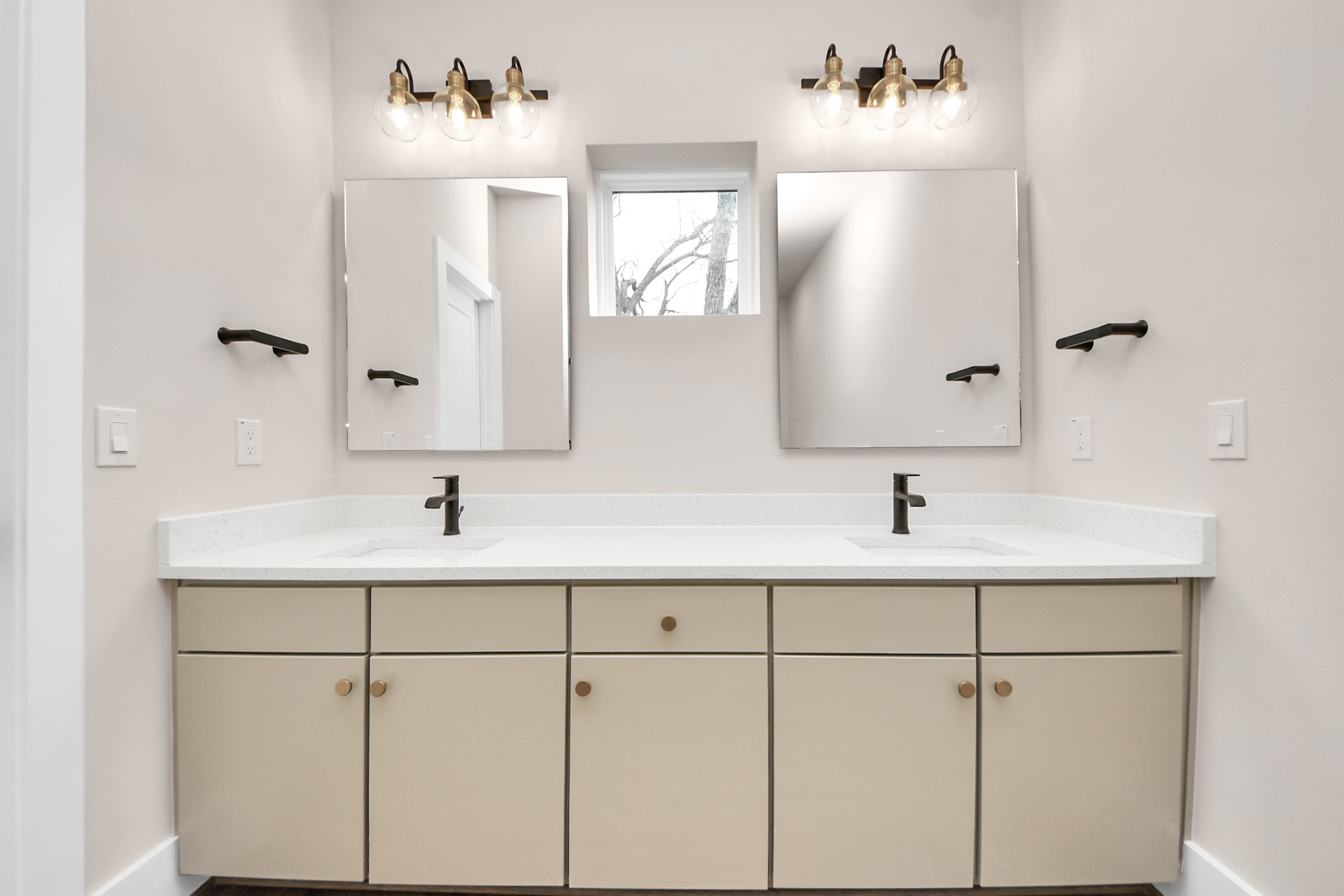 783 Mansfield Street Houston, TX 77091 - Photo 38 of 40 a bathroom with a sink vanity and mirror