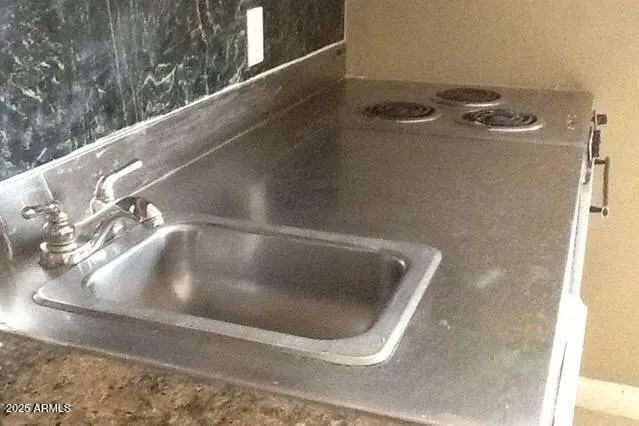 $800 | 328 North 11th Place, Unit D, Phoenix, AZ 85006