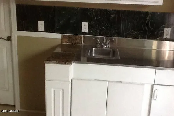 $800 | 328 North 11th Place, Unit D, Phoenix, AZ 85006
