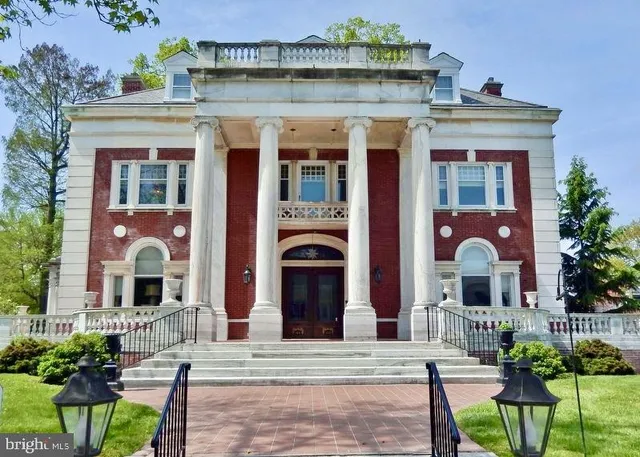 $725,000 | 1440 Broadway, Hanover, PA 17331