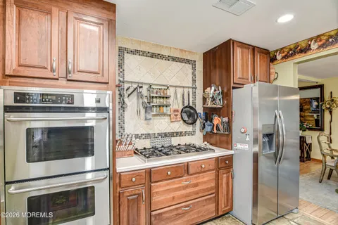 $795,000 | 21 La Valley Drive, Manalapan, NJ 07726