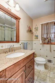 $795,000 | 21 La Valley Drive, Manalapan, NJ 07726