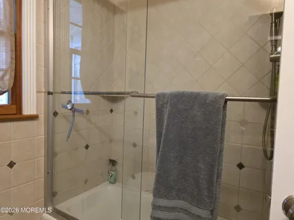 $795,000 | 21 La Valley Drive, Manalapan, NJ 07726