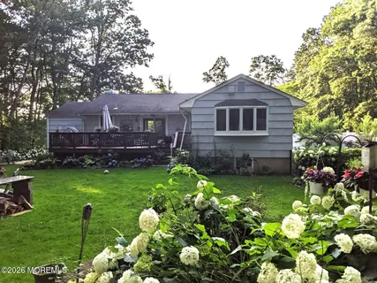 $795,000 | 21 La Valley Drive, Manalapan, NJ 07726