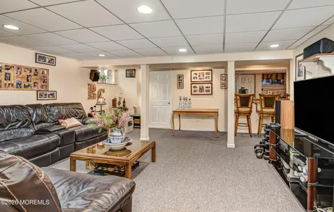 $795,000 | 21 La Valley Drive, Manalapan, NJ 07726