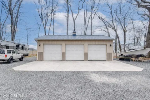 $795,000 | 21 La Valley Drive, Manalapan, NJ 07726