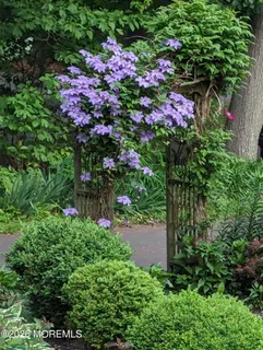 $795,000 | 21 La Valley Drive, Manalapan, NJ 07726