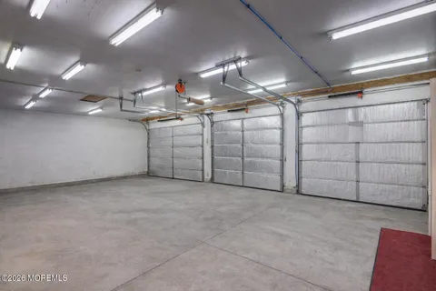 $795,000 | 21 La Valley Drive, Manalapan, NJ 07726