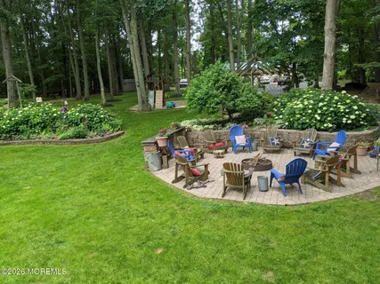 $795,000 | 21 La Valley Drive, Manalapan, NJ 07726