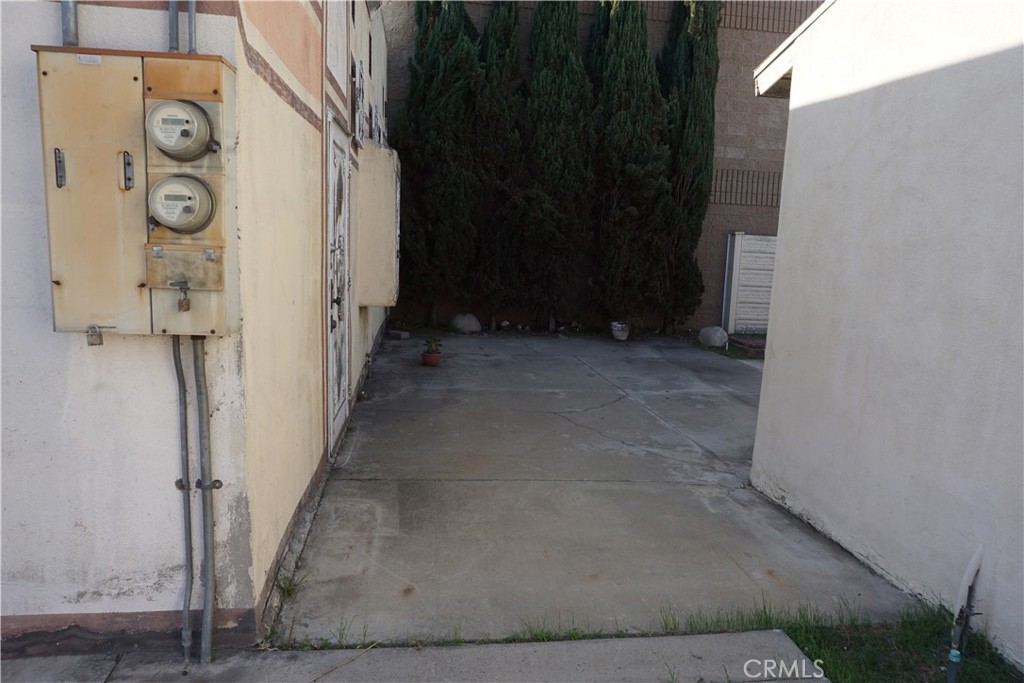 8121 Rosecrans Avenue Paramount, CA 90723 - Photo 12 of 16