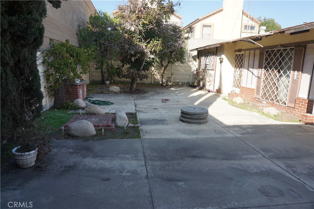 8121 Rosecrans Avenue Paramount, CA 90723 - Photo 15 of 16