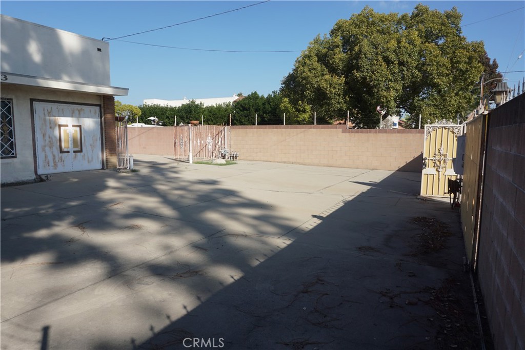 8121 Rosecrans Avenue Paramount, CA 90723 - Photo 6 of 16