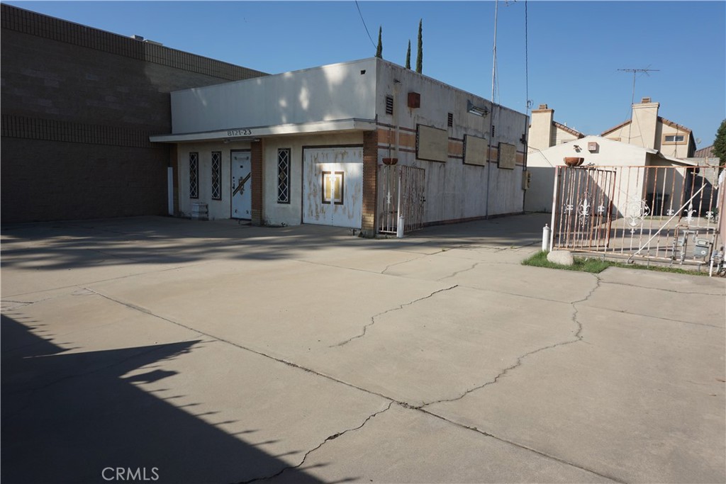 8121 Rosecrans Avenue Paramount, CA 90723 - Photo 7 of 16