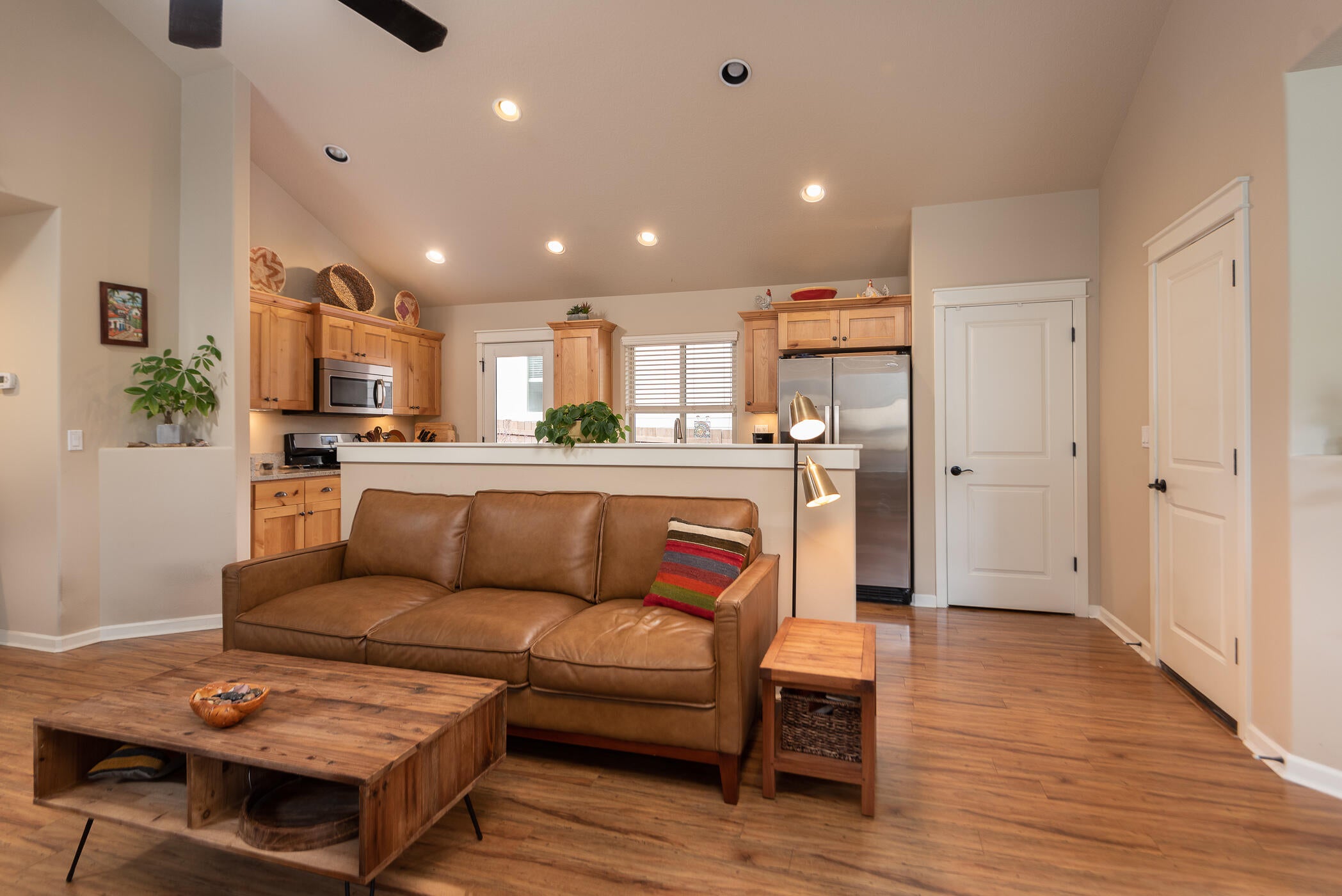 20274 Badger Road Bend, OR 97702 - Photo 5 of 25 Badger+Merrriewood_Melanie-16