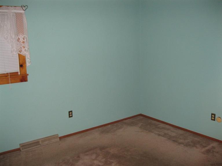 614 Middle Road Camanche, IA 52730 - Photo 14 of 32 Gallery Image 14