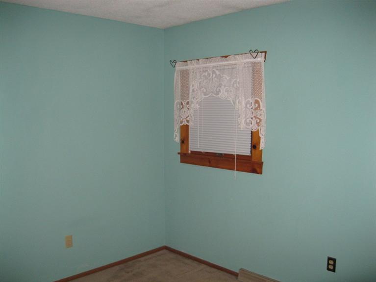614 Middle Road Camanche, IA 52730 - Photo 16 of 32 Gallery Image 16