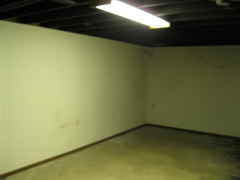 614 Middle Road Camanche, IA 52730 - Photo 24 of 32 Gallery Image 24