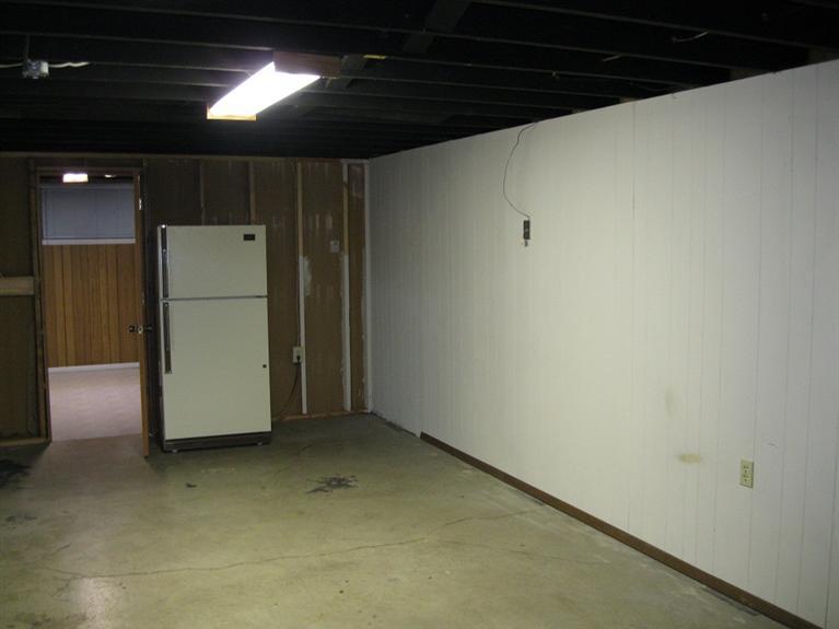 614 Middle Road Camanche, IA 52730 - Photo 25 of 32 Gallery Image 25
