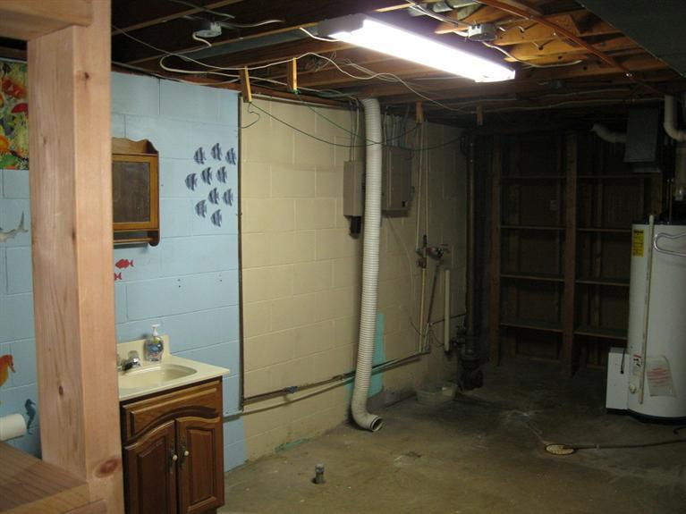 614 Middle Road Camanche, IA 52730 - Photo 27 of 32 Gallery Image 27