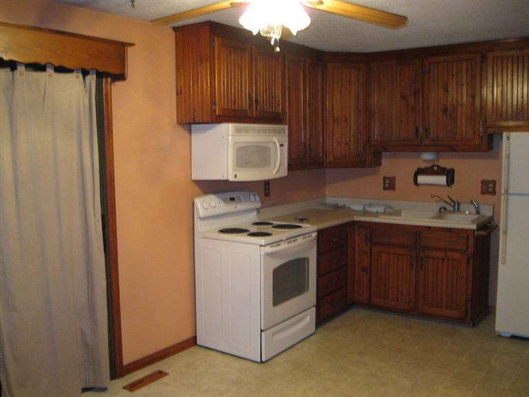 614 Middle Road Camanche, IA 52730 - Photo 6 of 32 Gallery Image 6