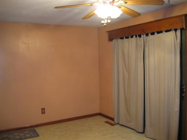614 Middle Road Camanche, IA 52730 - Photo 7 of 32 Gallery Image 7