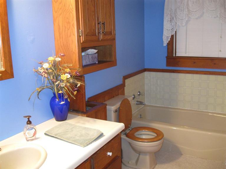 614 Middle Road Camanche, IA 52730 - Photo 10 of 32 Gallery Image 10