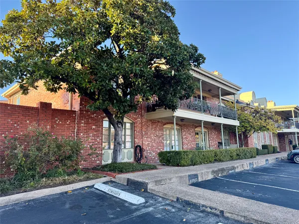 $1,900 | 7920 Rockwood Lane, Unit 138, Austin, TX 78757