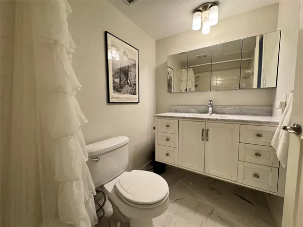 $1,900 | 7920 Rockwood Lane, Unit 138, Austin, TX 78757