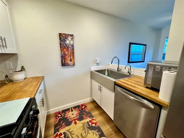 $1,900 | 7920 Rockwood Lane, Unit 138, Austin, TX 78757