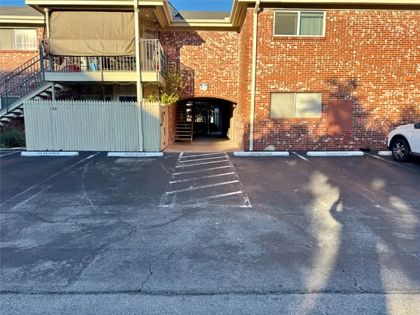 $1,900 | 7920 Rockwood Lane, Unit 138, Austin, TX 78757