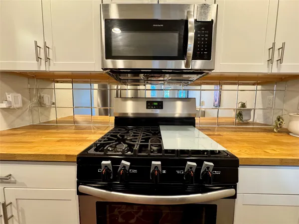 $1,900 | 7920 Rockwood Lane, Unit 138, Austin, TX 78757