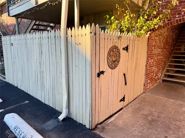 $1,900 | 7920 Rockwood Lane, Unit 138, Austin, TX 78757