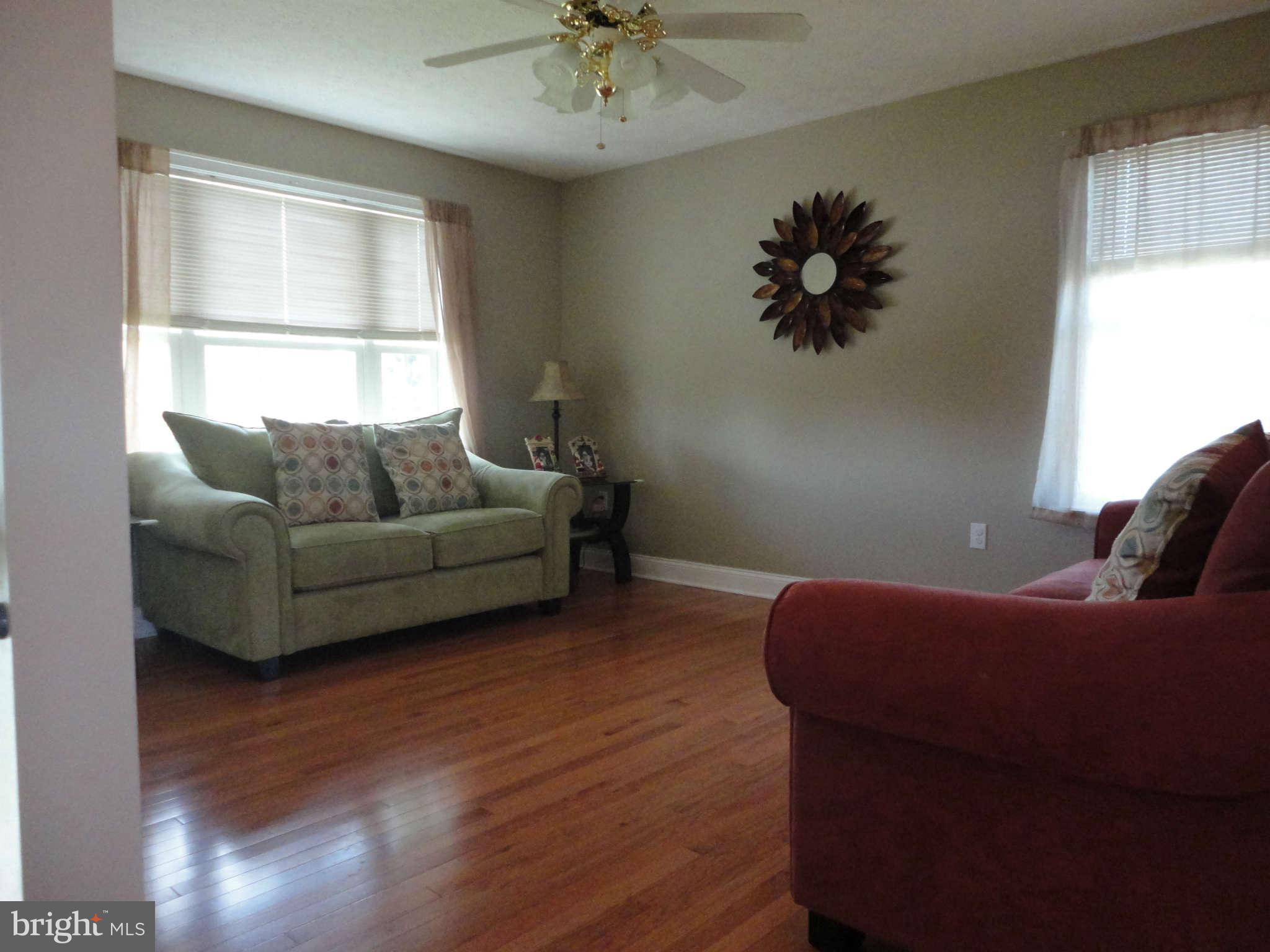 49 Flopsy Court Ranson, WV 25438 - Photo 6 of 9 Living Room