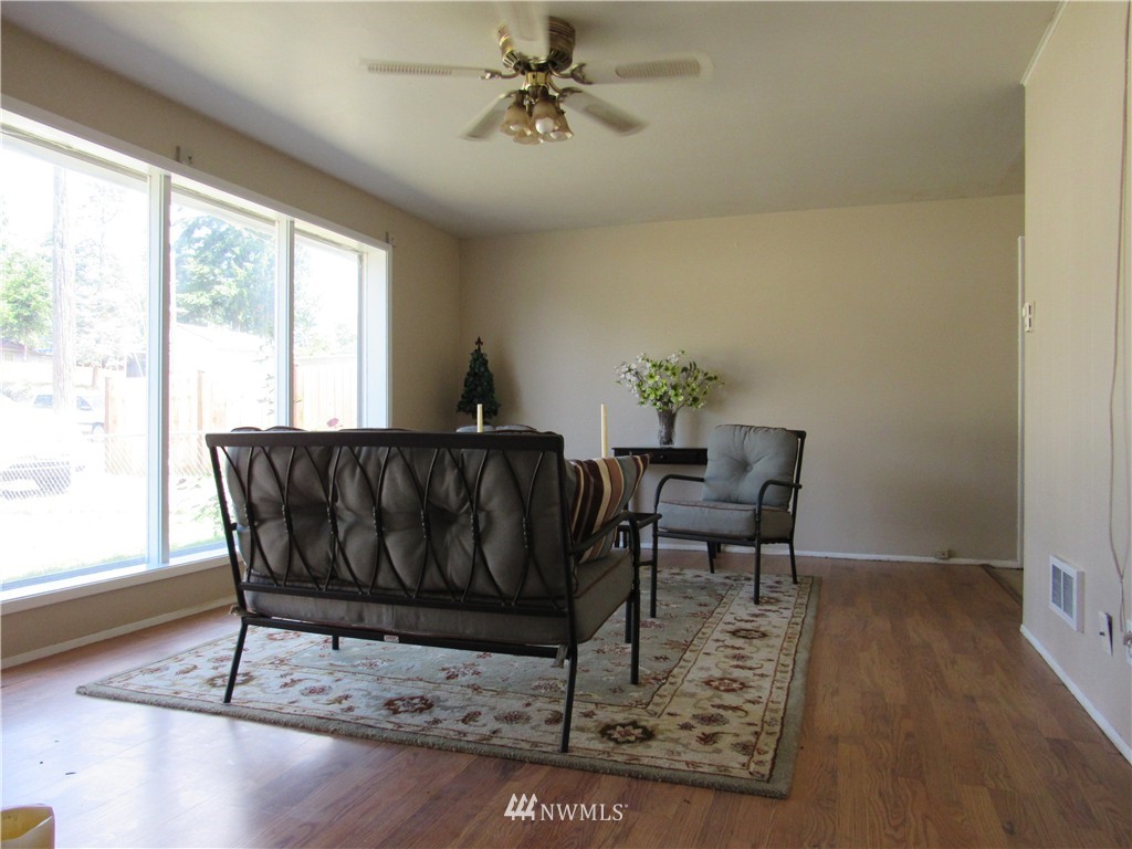 3525 Northeast 7th Place Renton, WA 98056 - Photo 7 of 15