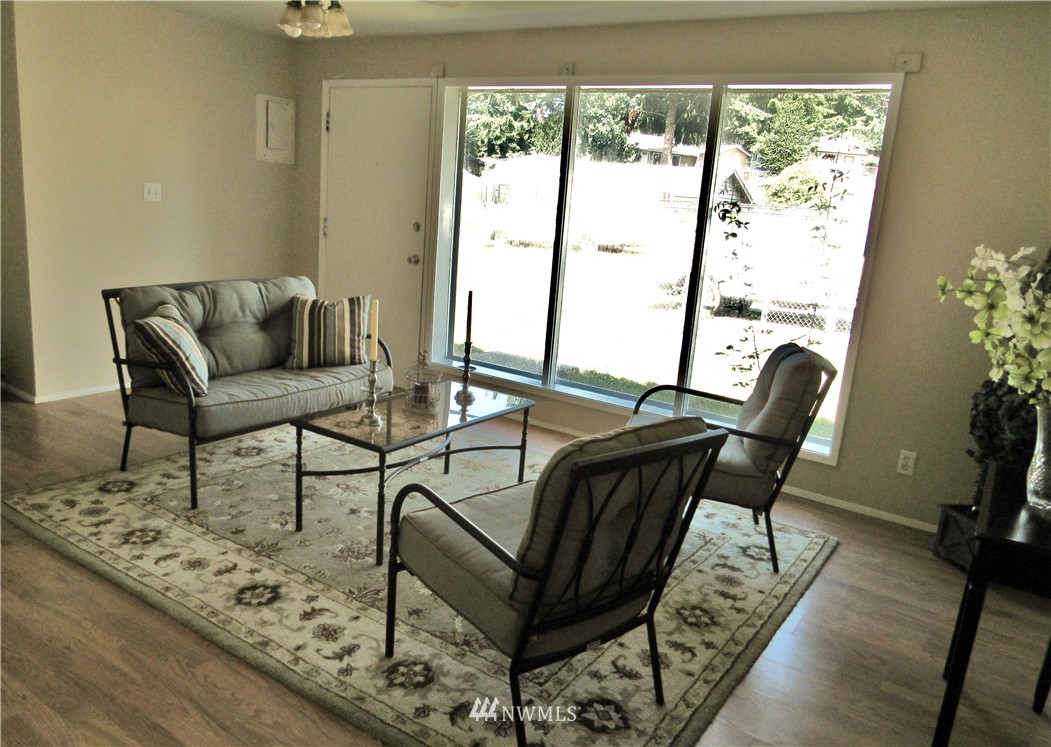 3525 Northeast 7th Place Renton, WA 98056 - Photo 8 of 15