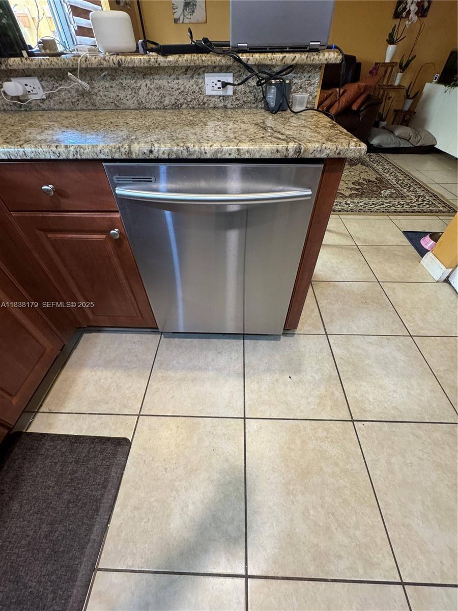 23477 Southwest 112th Place Homestead, FL 33032 - Photo 9 of 49 a view of a sink