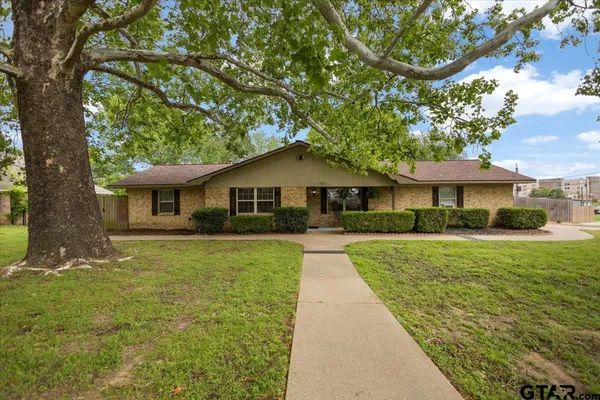 $328,000 | 701 Georgia Street, Lindale, TX 75771