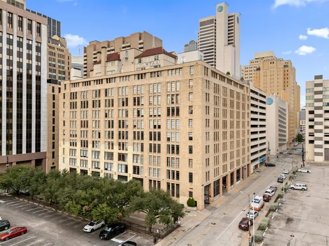 $2,350 | 1122 Jackson Street, Unit 809, Dallas, TX 75202