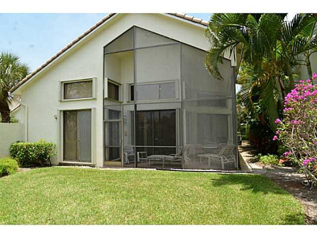 17064 Ryton Lane Boca Raton, FL 33496 - Photo 4 of 23 a backyard of a house with lots of green space
