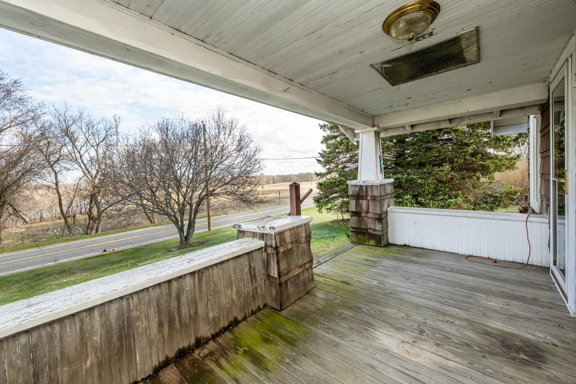 1294 West Glendora Road Buchanan, MI 49107 - Photo 5 of 32 Front Porch