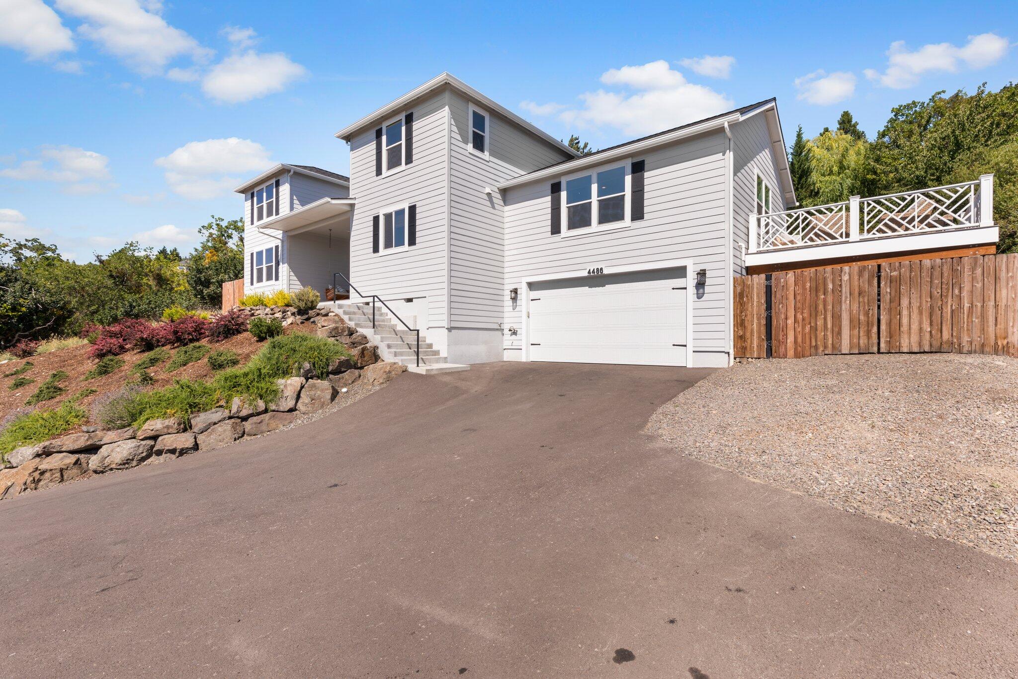 4486 Innsbruck Ridge Medford, OR 97504 - Photo 7 of 69 7-web-or-mls-IMGL8157