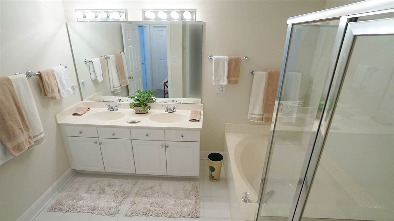 9124 Carrington Ridge Drive Raleigh, NC 27615 - Photo 16 of 24 Master Bath