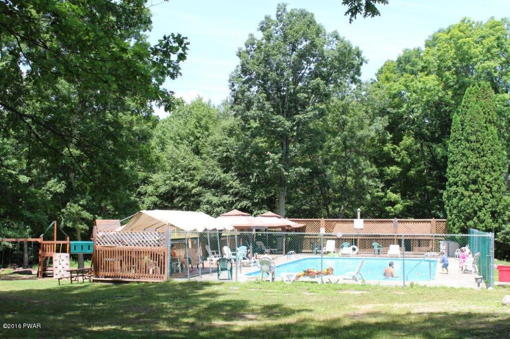 112 Big Bear Road Hawley, PA 18428 - Photo 15 of 19