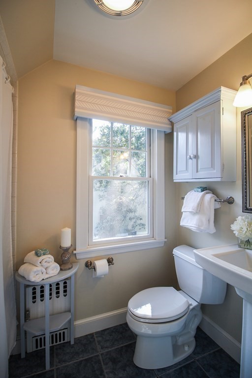 39 Hampshire Road Reading, MA 01867 - Photo 31 of 42 Gallery Image 31