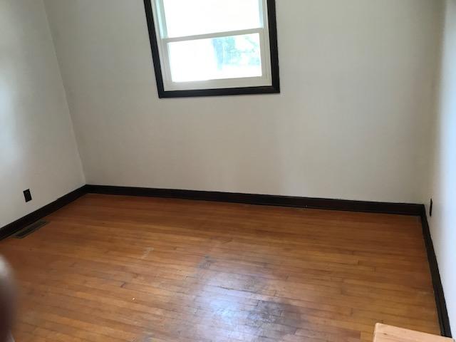2008 Indian Ridge Road Johnson City, TN 37604 - Photo 8 of 14 Bedroom 1