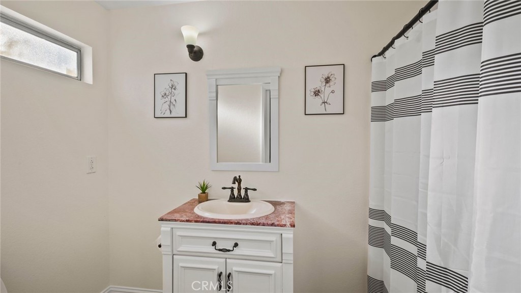 18825 Horseshoe Road Hidden Valley Lake, CA 95467 - Photo 9 of 17 Primary Bath